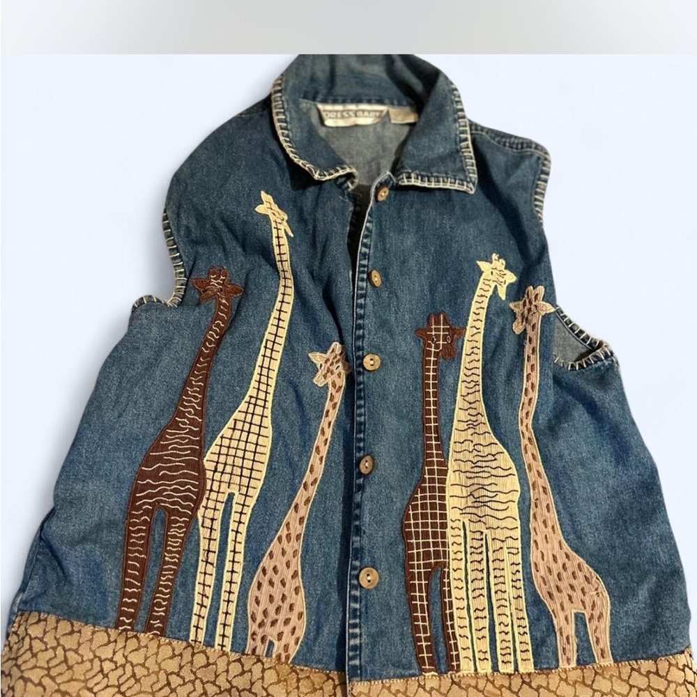 Rare Unique Vintage Dress Barn blue denim jacket with embroidered giraffe’s🦒